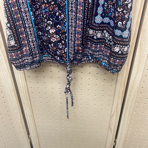 Lavish NWOT size medium summer top - Picture 5 of 7